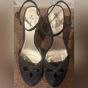 Ladies - NWOT Bk Suede heels- cut out toes 8m